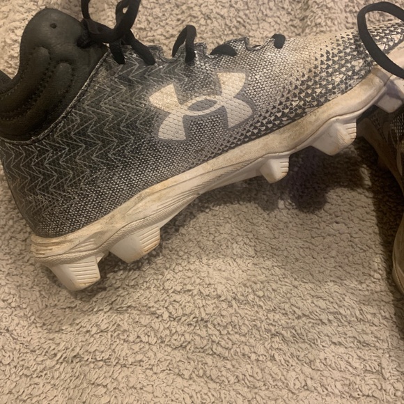 Under Armour kids Spotlight cleats 6Y - Picture 4 of 6